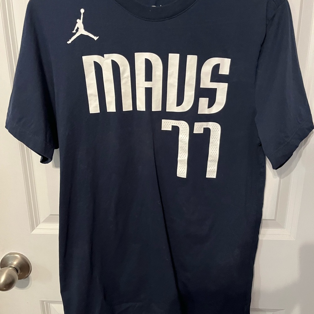 Nike Jordan Dallas Mavs Men's Navy T-Shirt Luka Doncic